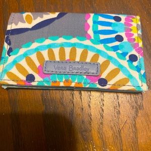 Vera Bradley card case in sunny medallion